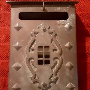 GOTHIC style mailbox